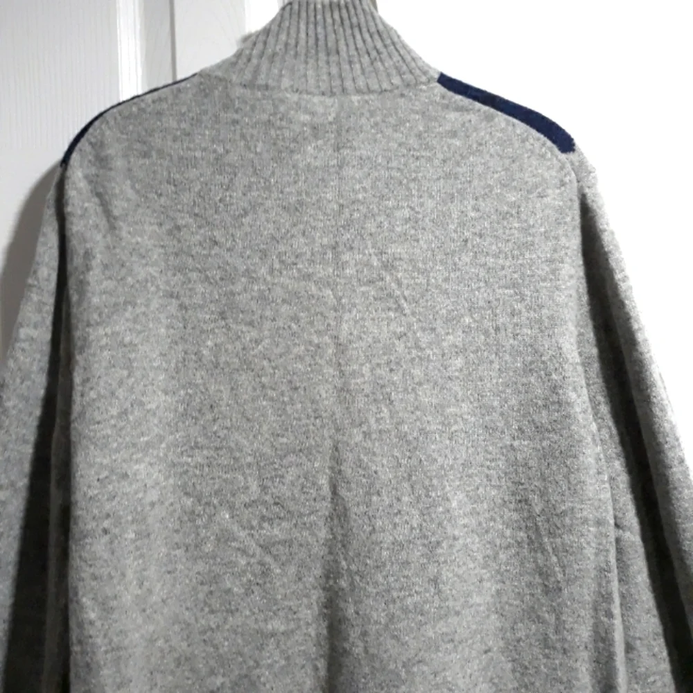 J. Crew Men's Sweater 100% lambswool gray blue and white size Large